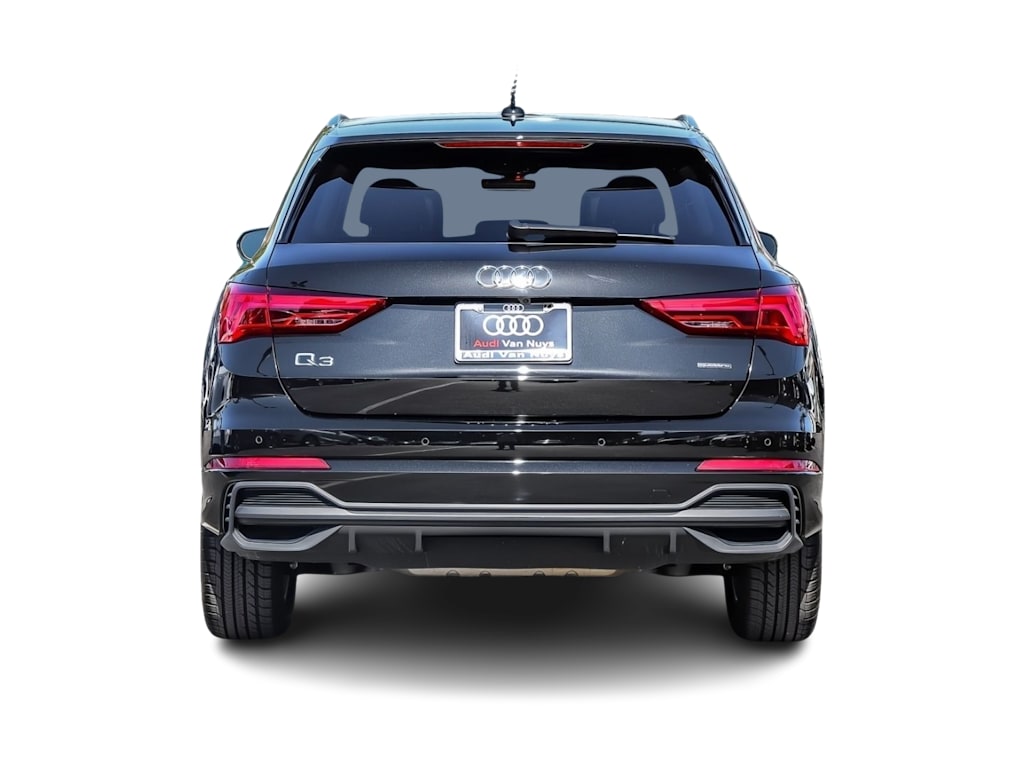 Thumbnail: 2023 Audi Q3 - 4