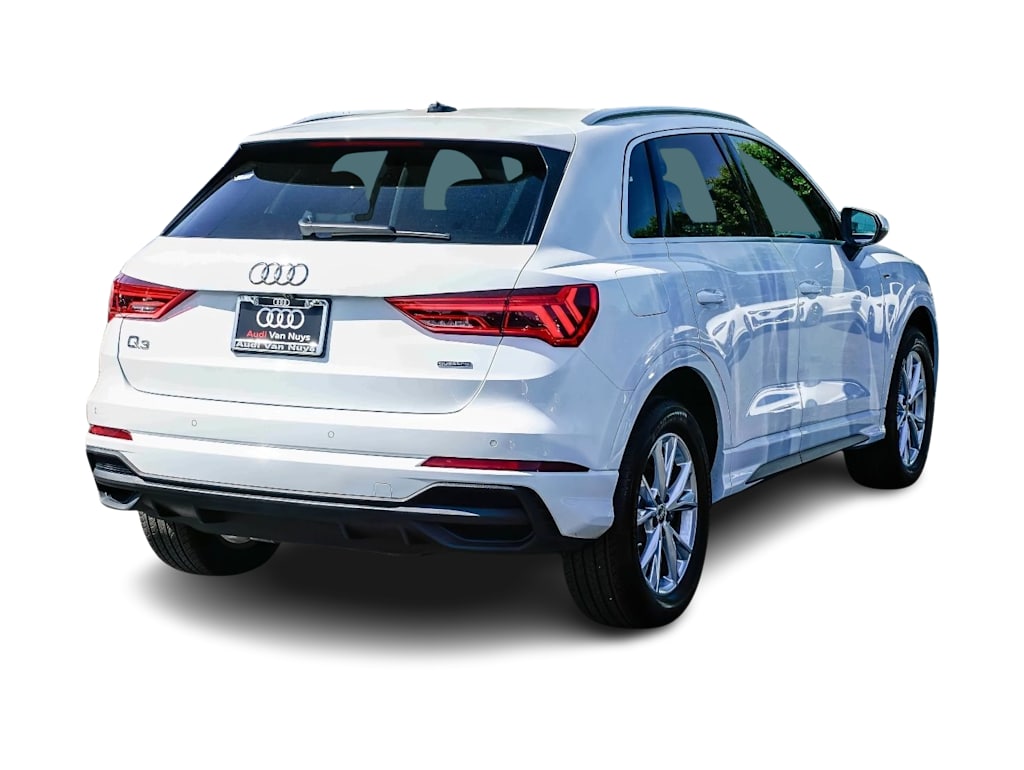 Thumbnail: 2025 Audi Q3 - 17