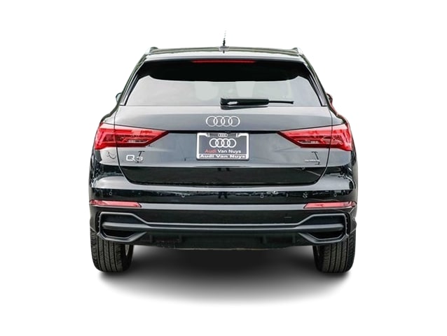 Thumbnail: 2023 Audi Q3 - 4