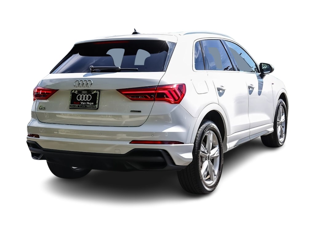 Thumbnail: 2023 Audi Q3 - 16