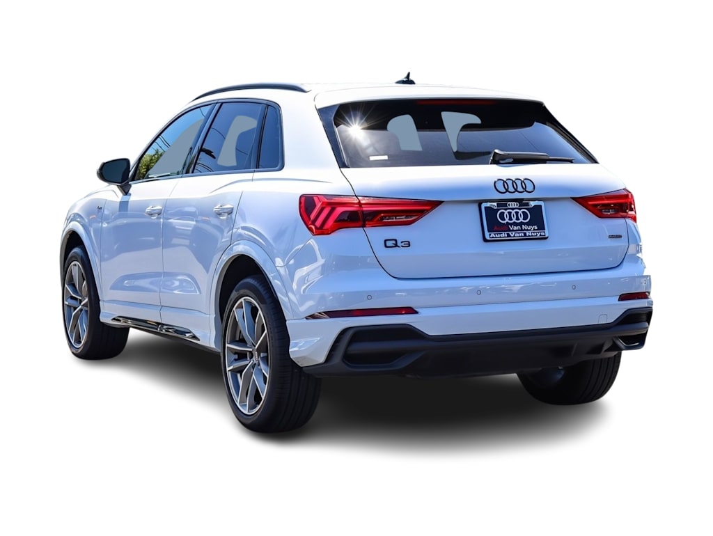 Thumbnail: 2024 Audi Q3 - 3