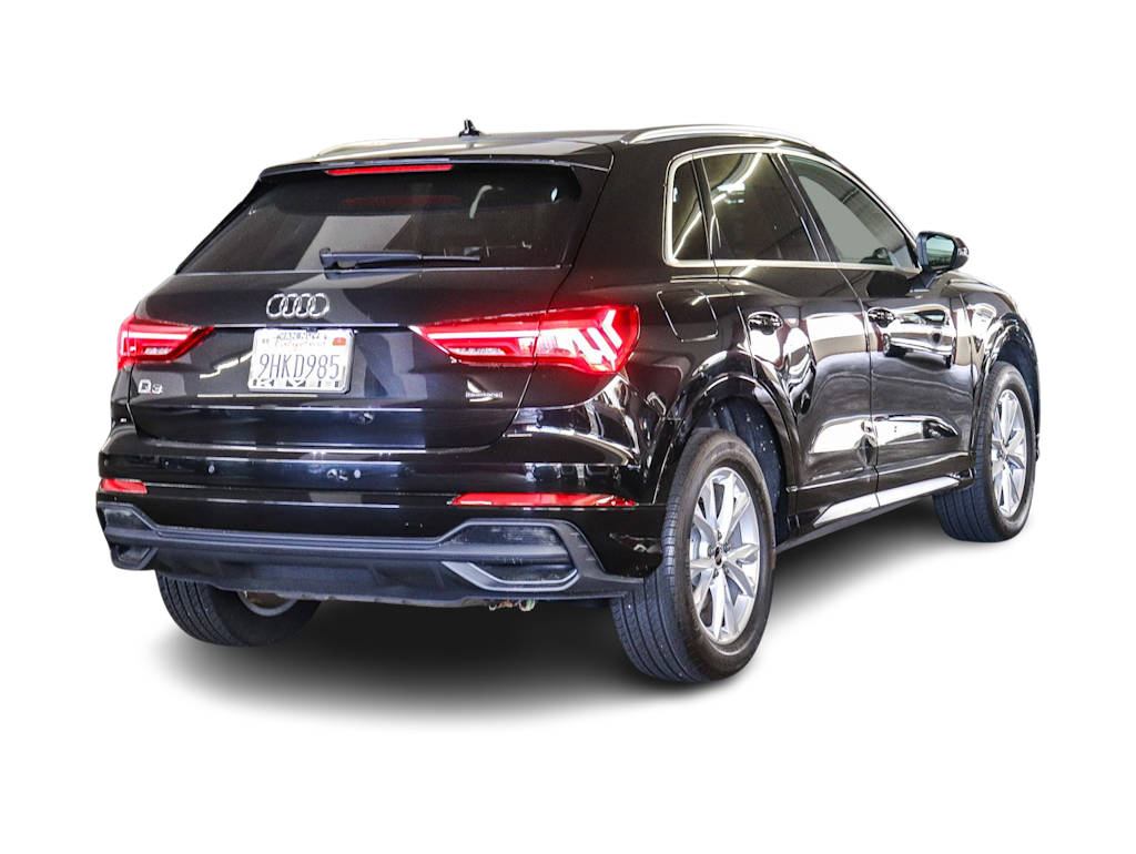 Thumbnail: 2023 Audi Q3 - 7