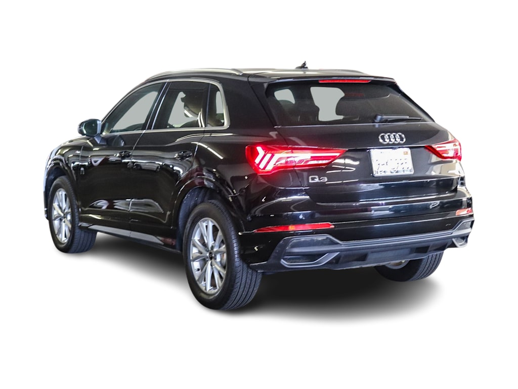 Thumbnail: 2023 Audi Q3 - 2
