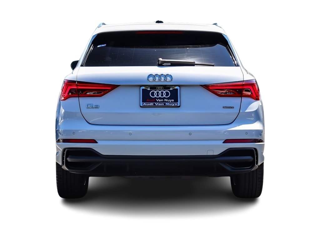Thumbnail: 2023 Audi Q3 - 4