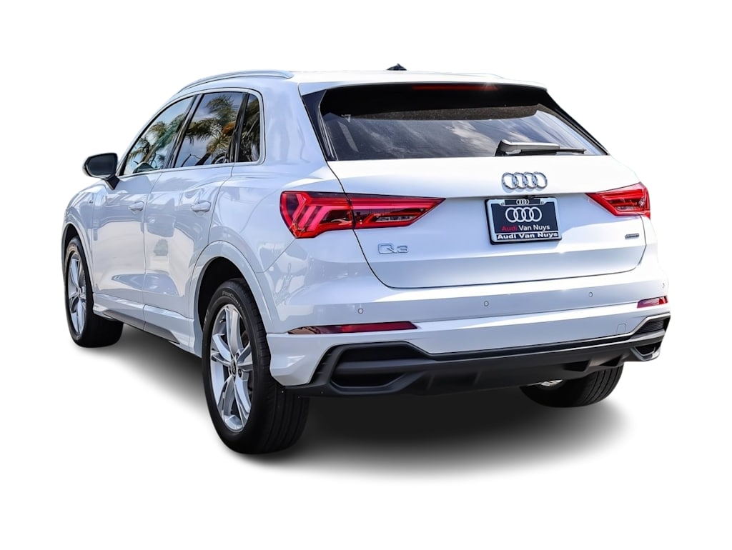 Thumbnail: 2023 Audi Q3 - 3