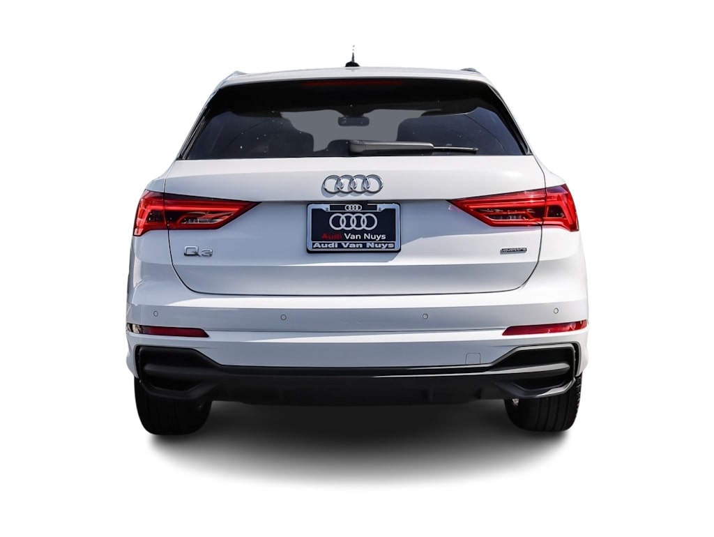 Thumbnail: 2023 Audi Q3 - 4