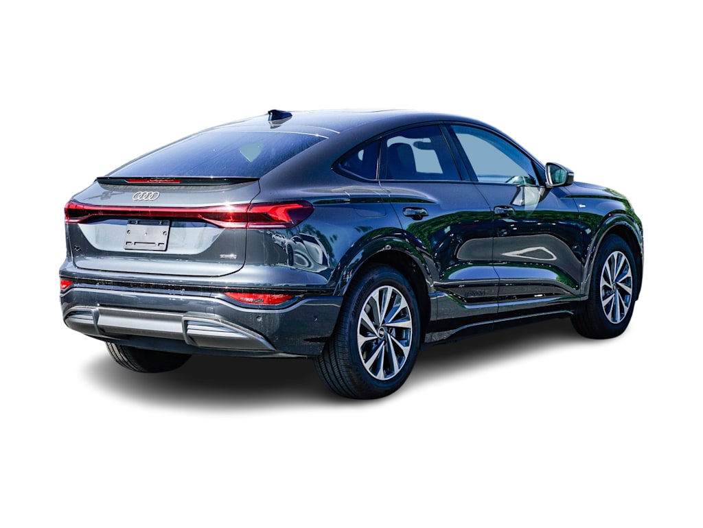 Thumbnail: 2025 Audi Q6 e-tron - 7