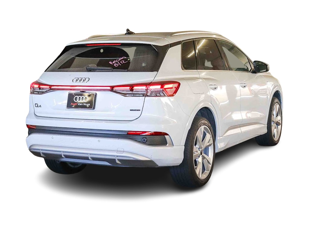Thumbnail: 2023 Audi Q4 e-tron - 7