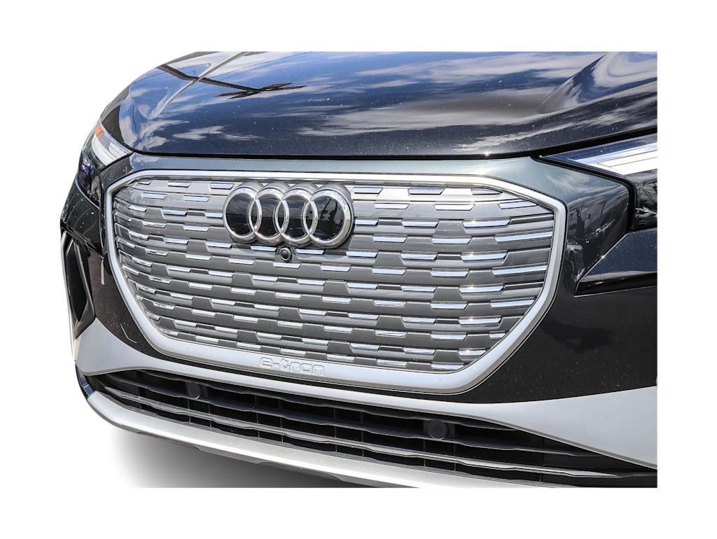 Thumbnail: 2023 Audi Q4 e-tron - 10
