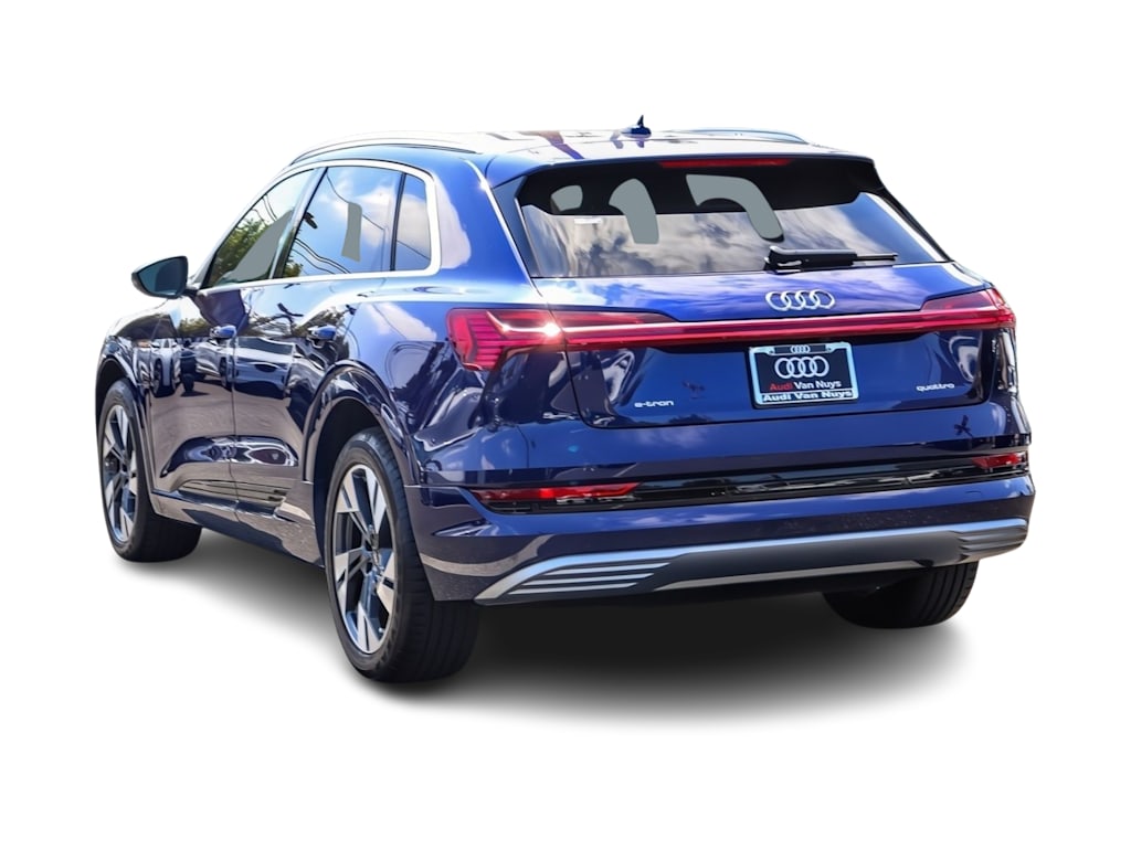 Thumbnail: 2023 Audi e-tron - 3