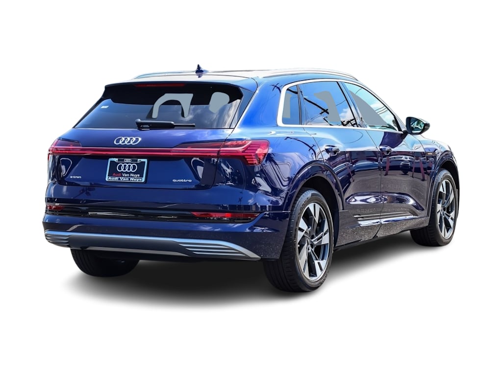 Thumbnail: 2023 Audi e-tron - 15