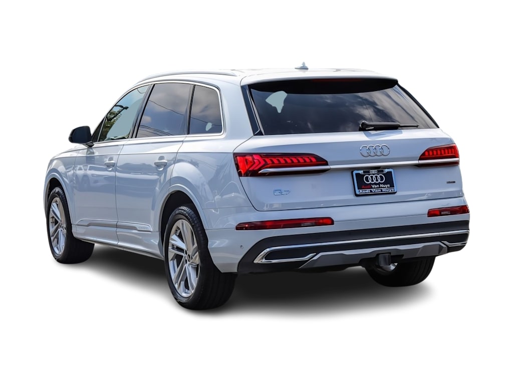 Thumbnail: 2023 Audi Q7 - 3