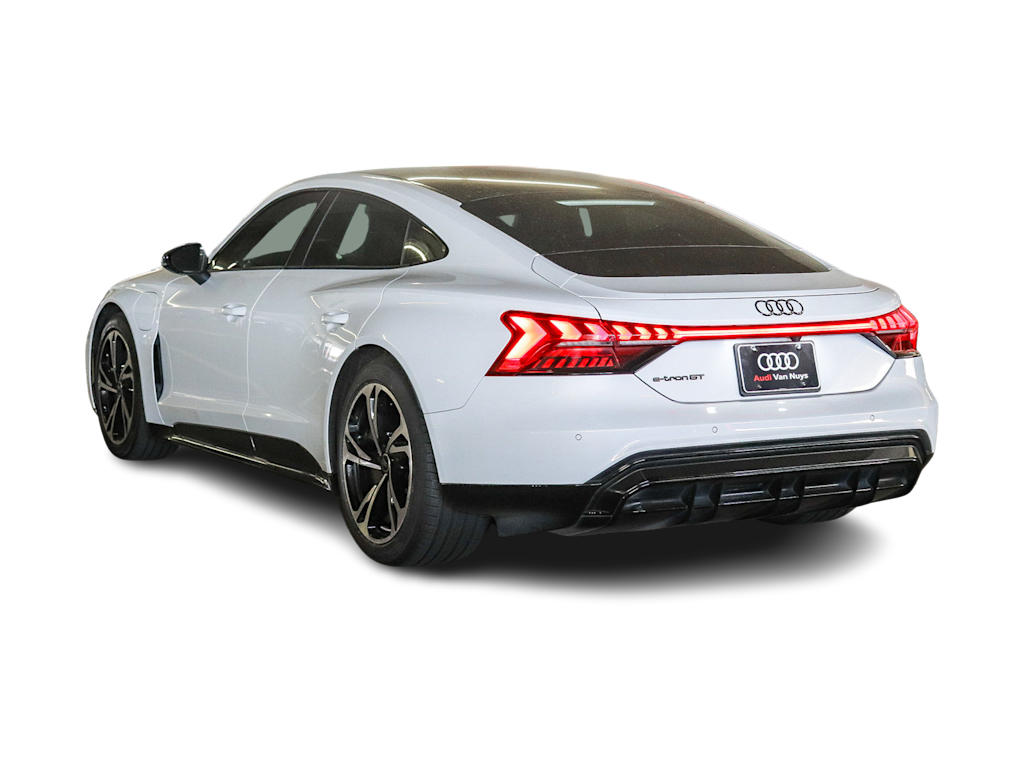Thumbnail: 2023 Audi e-tron GT - 2