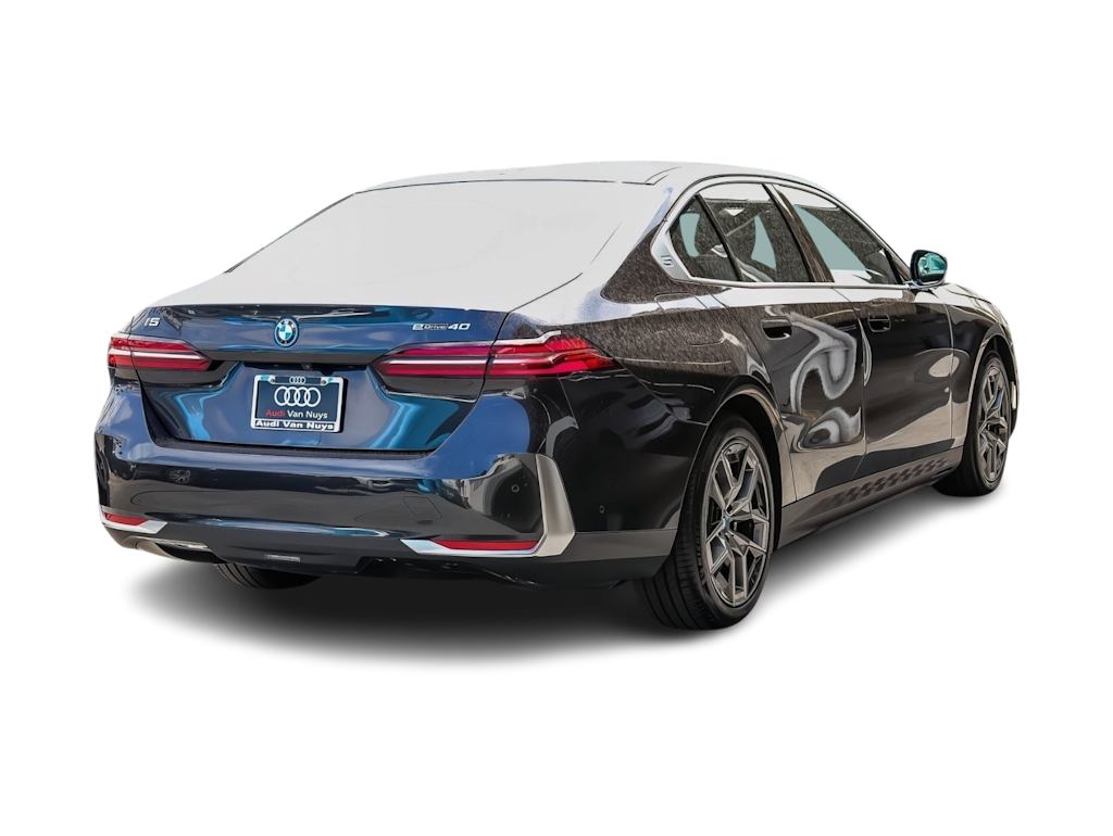 Thumbnail: 2024 BMW i5 - 18