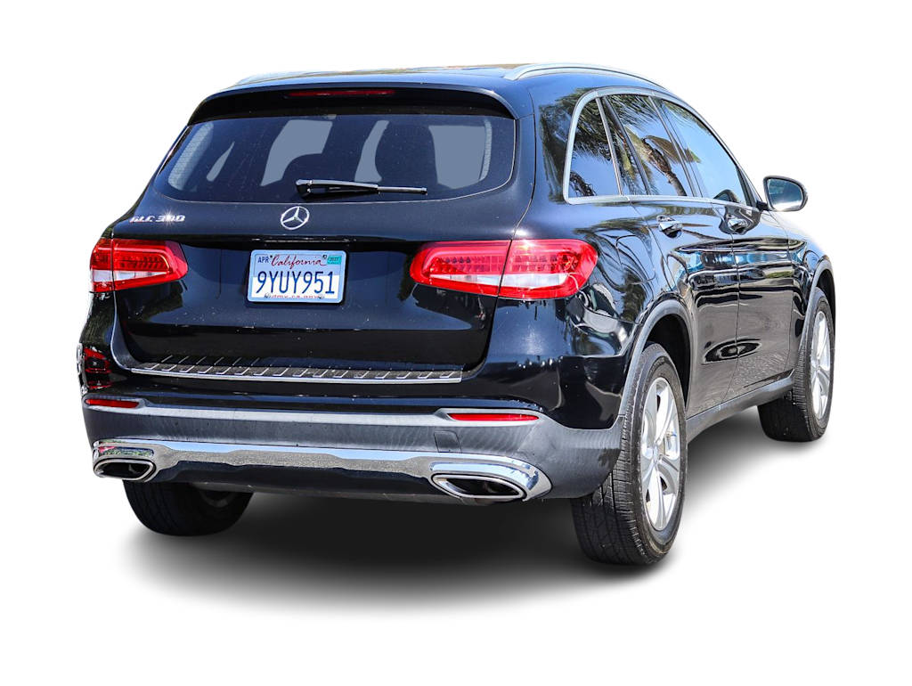 Thumbnail: 2016 Mercedes-Benz GLC - 7