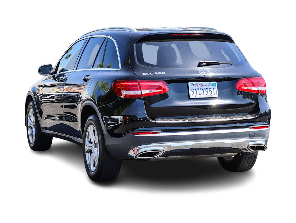 Thumbnail: 2016 Mercedes-Benz GLC - 2