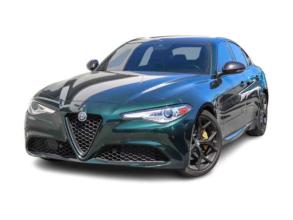 Thumbnail: 2021 Alfa Romeo Giulia - 4