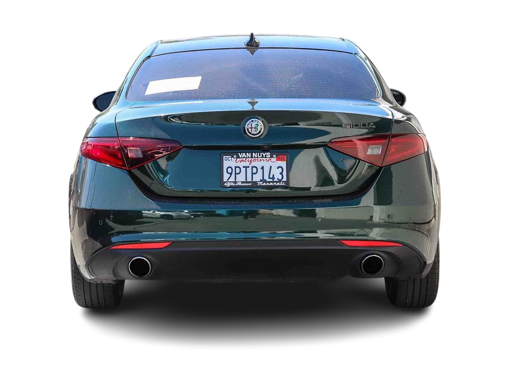 Thumbnail: 2021 Alfa Romeo Giulia - 3