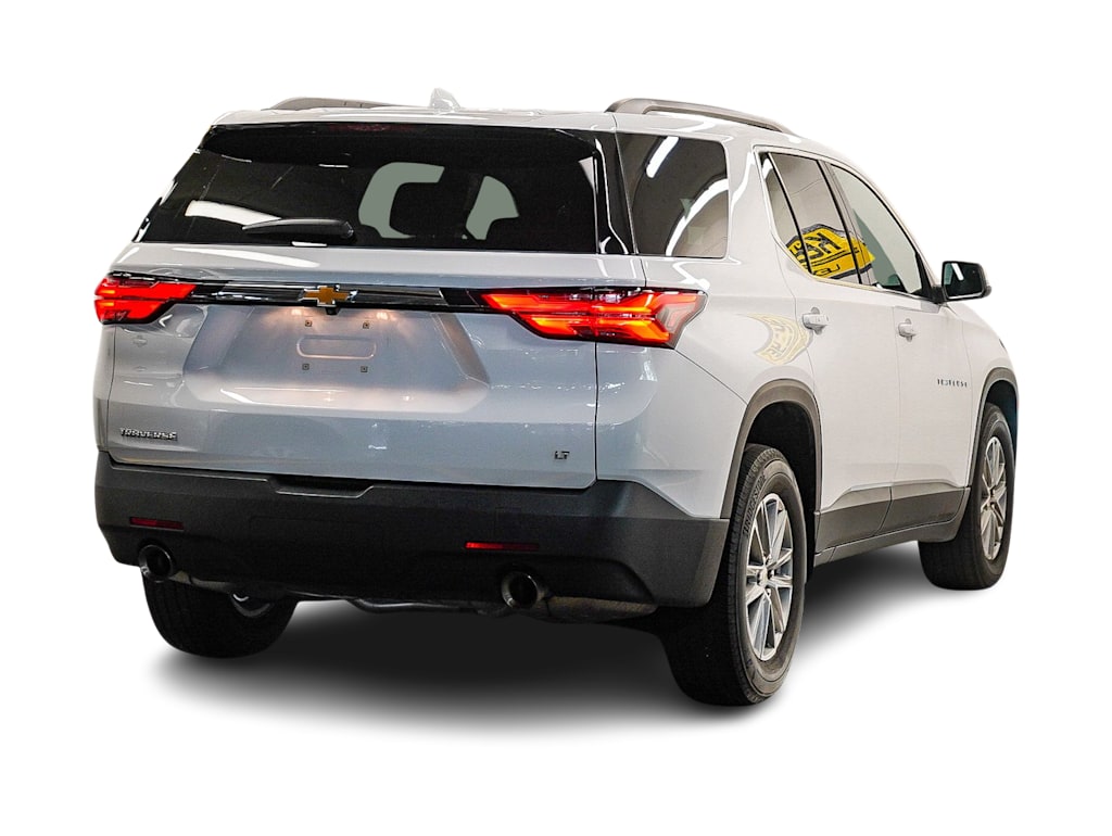 Thumbnail: 2023 Chevrolet Traverse - 16