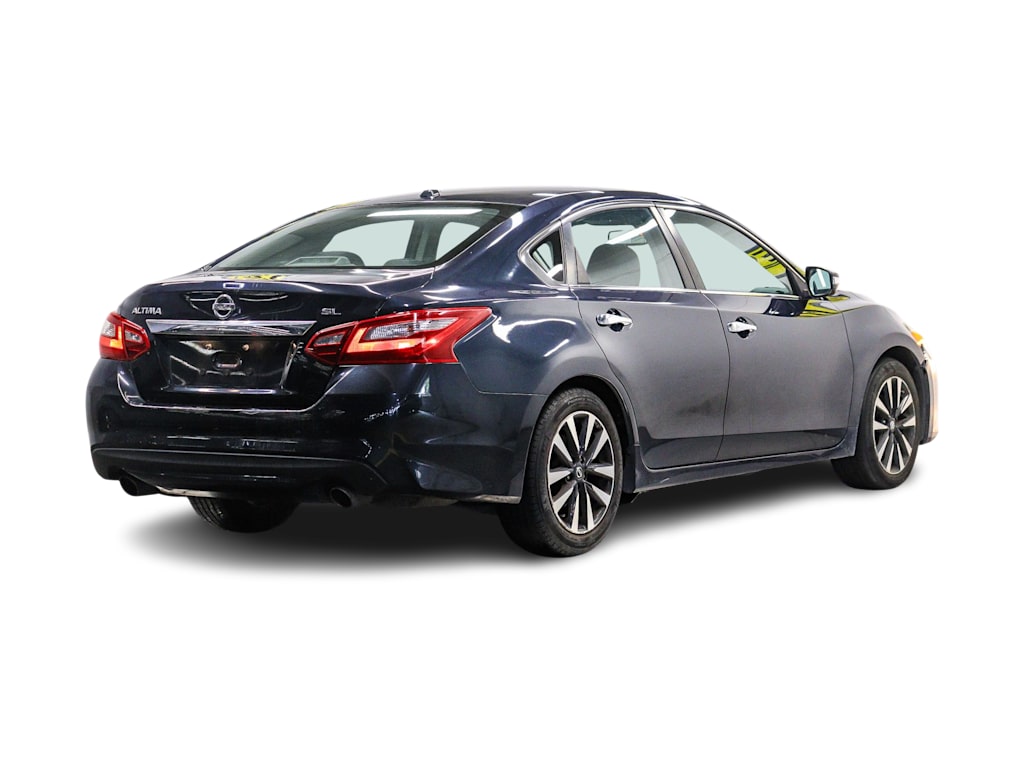 Thumbnail: 2018 Nissan Altima - 13