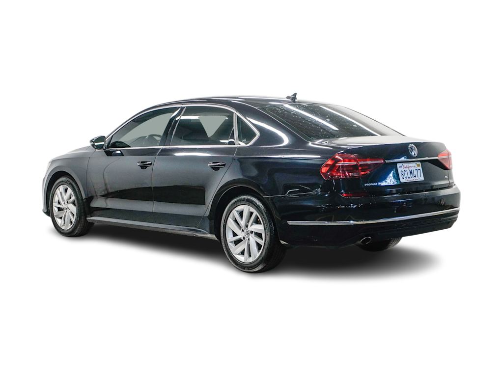 2018 Volkswagen Passat SE 3