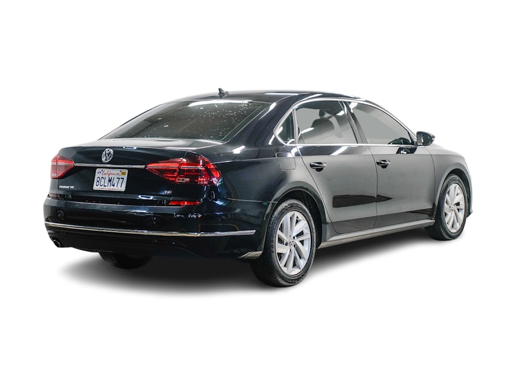 2018 Volkswagen Passat SE 16