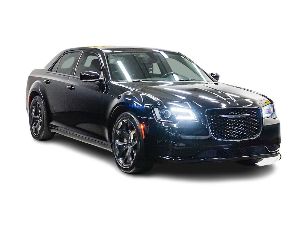Thumbnail: 2022 Chrysler 300 - 18
