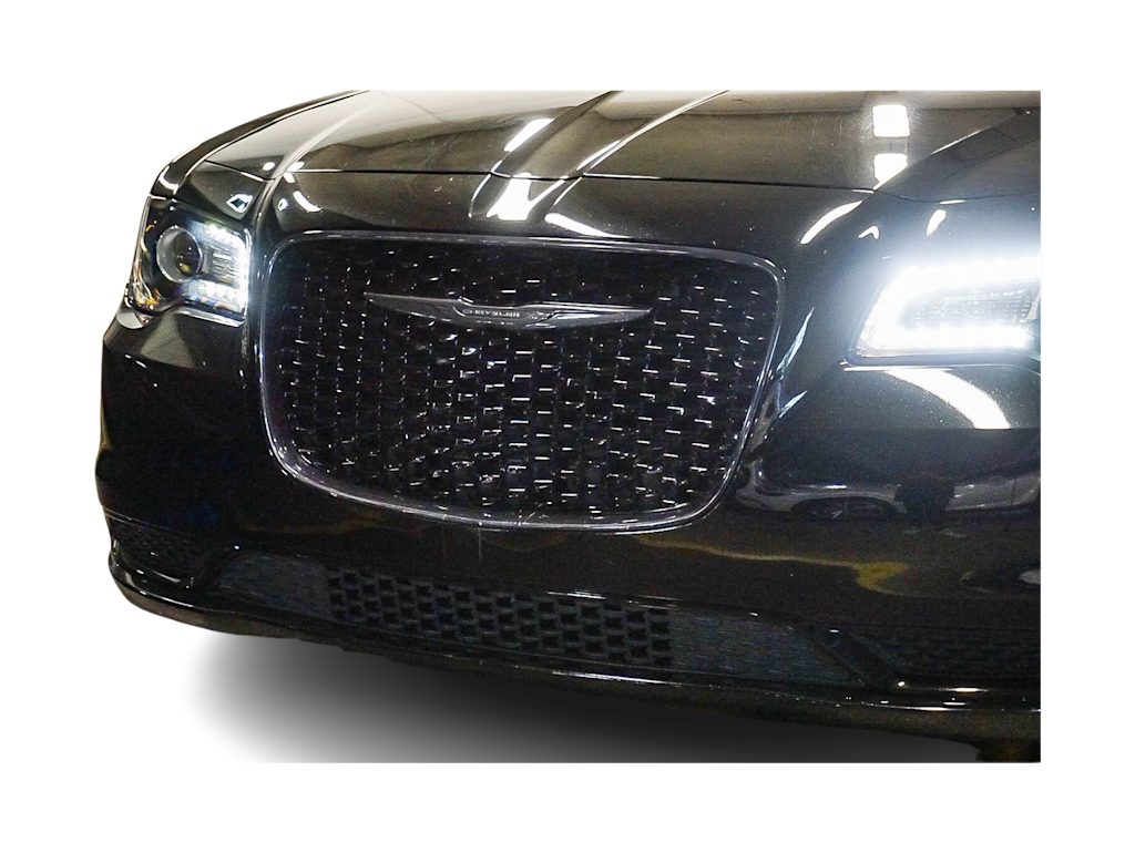Thumbnail: 2022 Chrysler 300 - 19