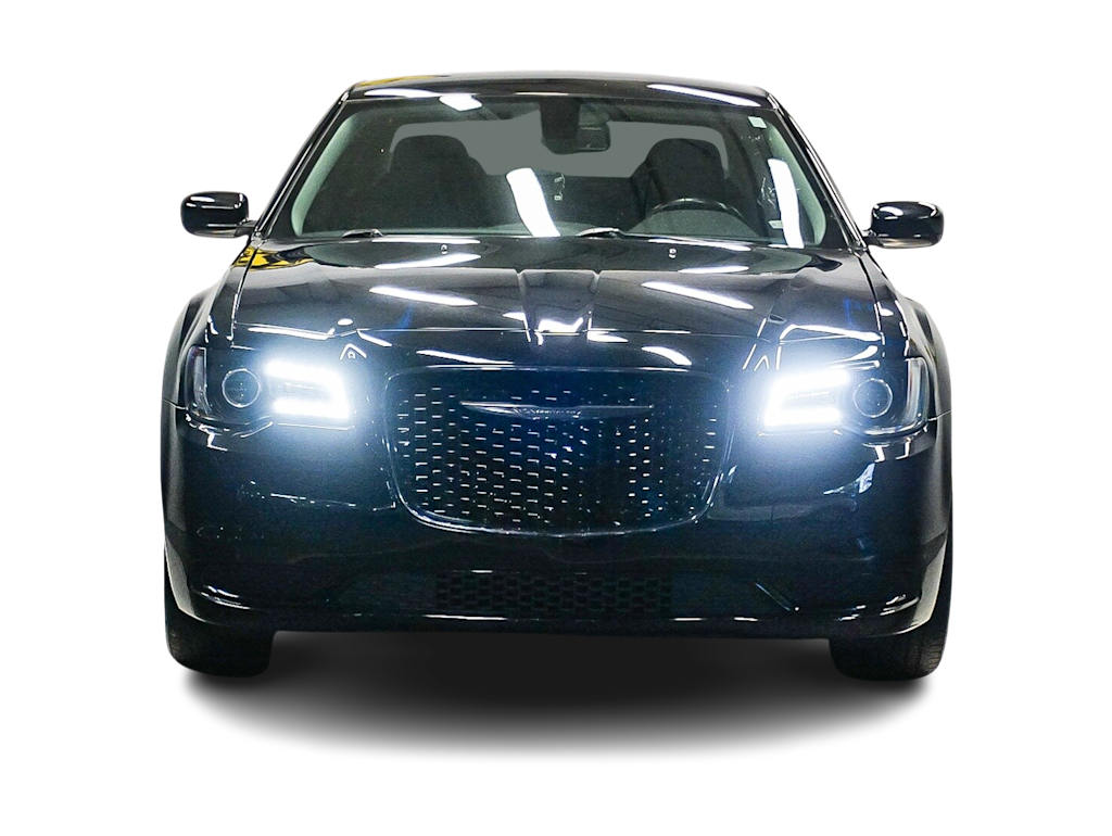 Thumbnail: 2022 Chrysler 300 - 5