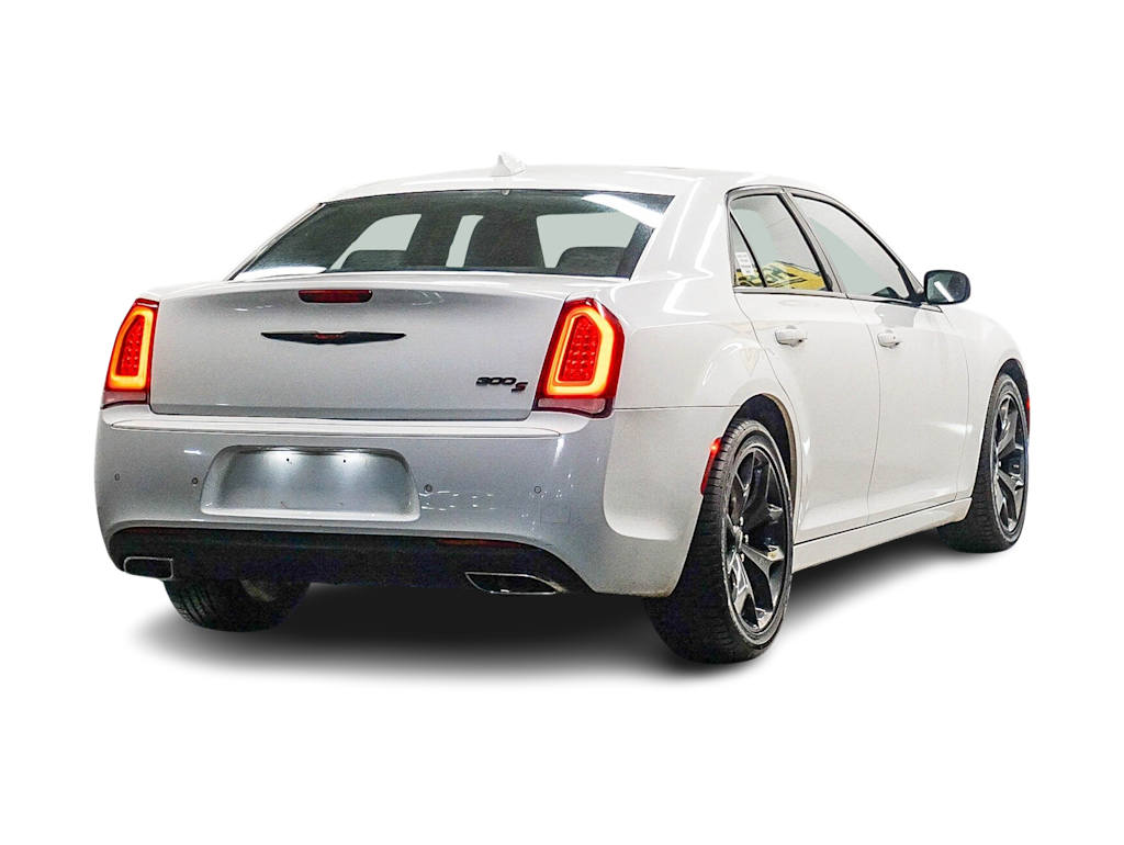 Thumbnail: 2022 Chrysler 300 - 15