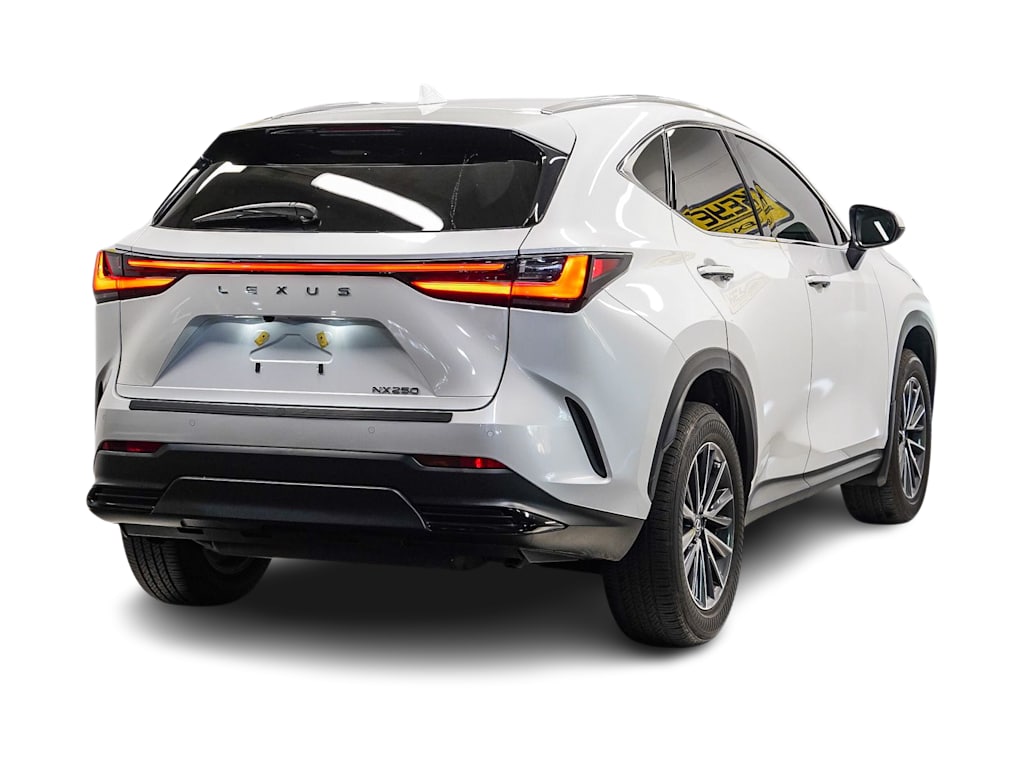 Thumbnail: 2025 Lexus ES - 18