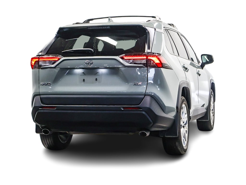 2022 Toyota RAV4 XLE Premium 3