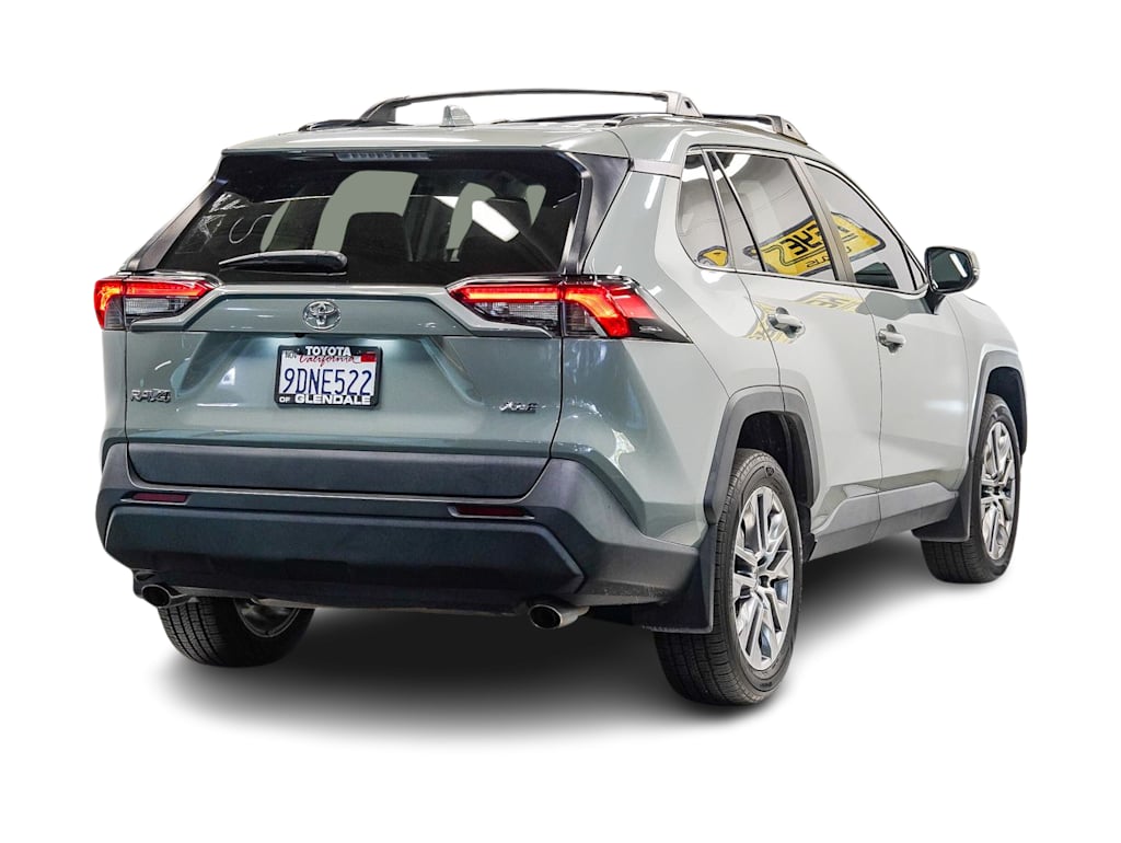 Thumbnail: 2022 Toyota RAV4 - 19