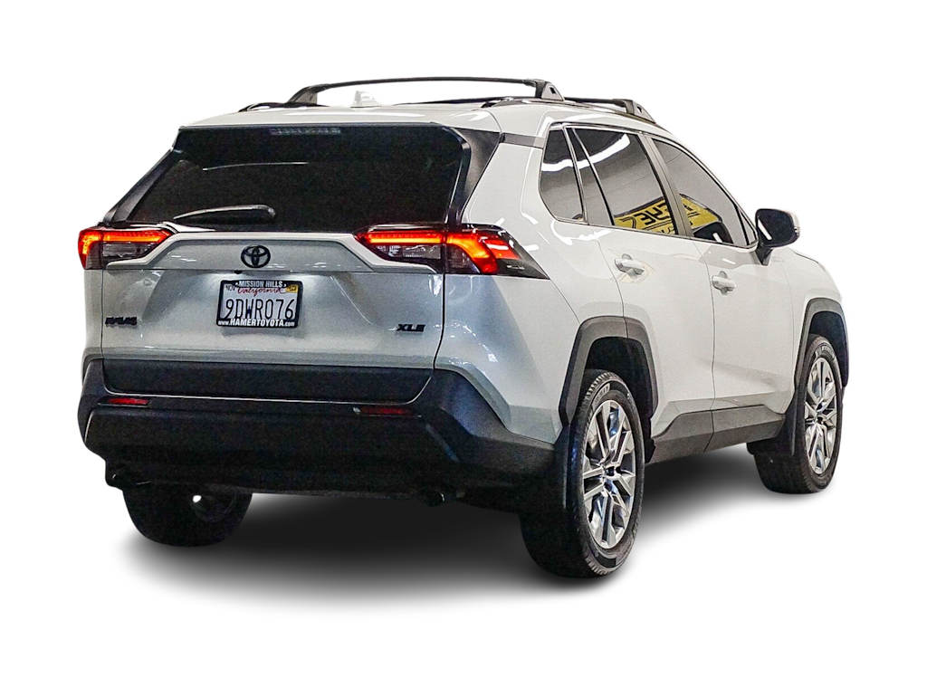 Thumbnail: 2022 Toyota RAV4 - 19