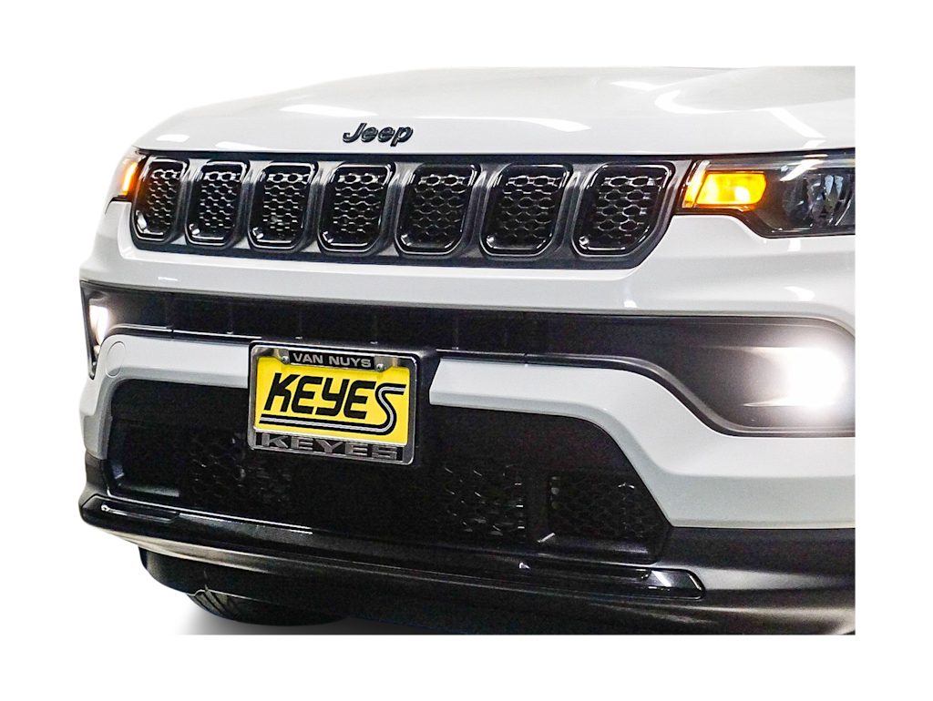 Thumbnail: 2023 Jeep Compass - 20