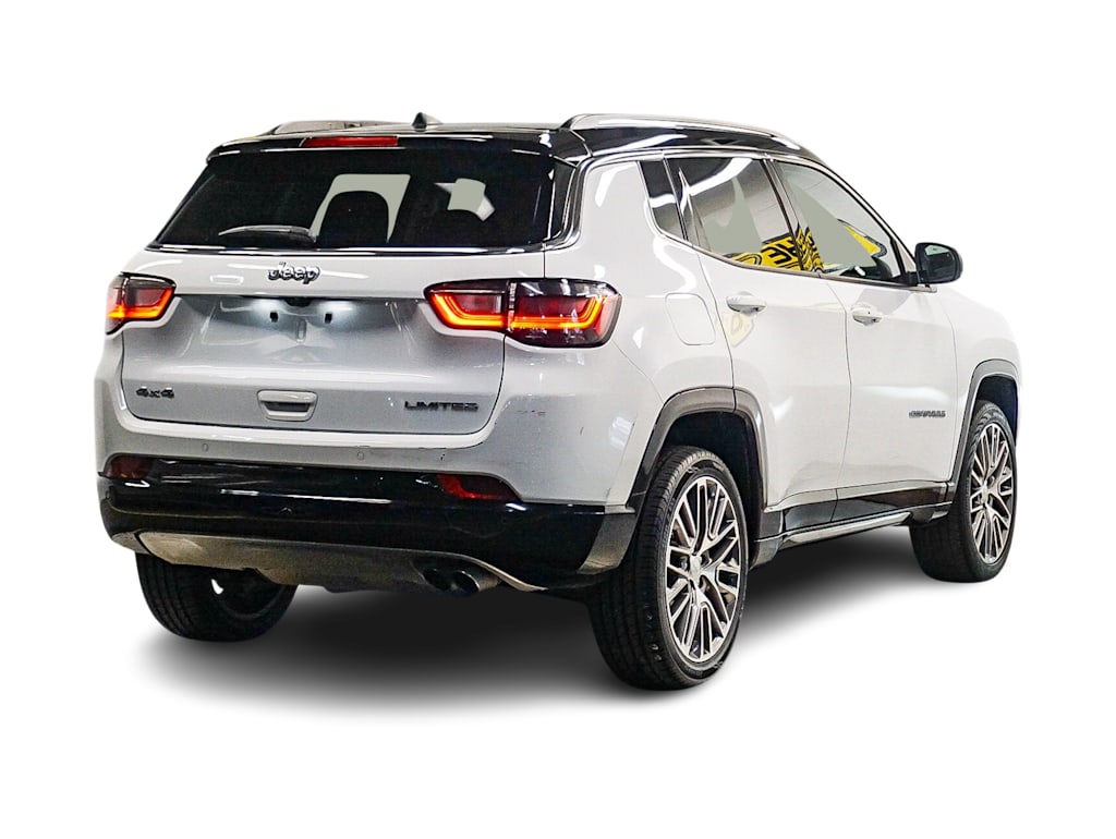 Thumbnail: 2022 Jeep Compass - 17