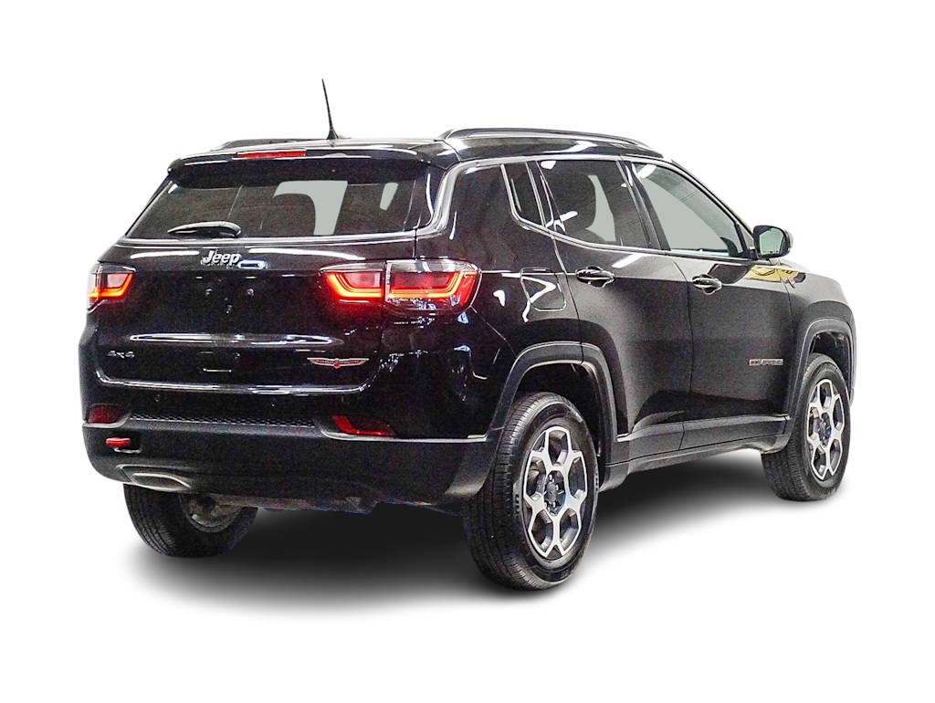 Thumbnail: 2022 Jeep Compass - 16
