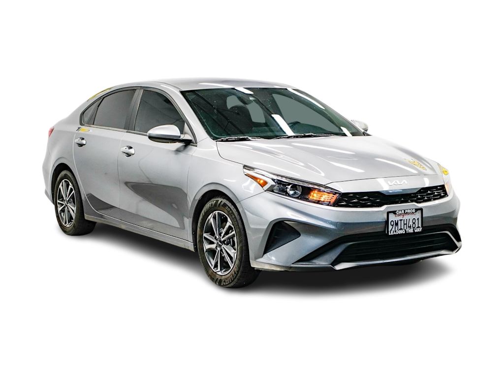 Thumbnail: 2024 Kia Forte - 19