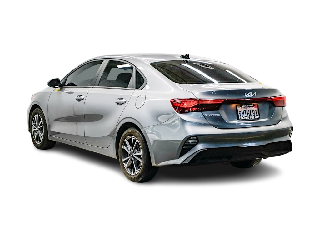 Thumbnail: 2024 Kia Forte - 3