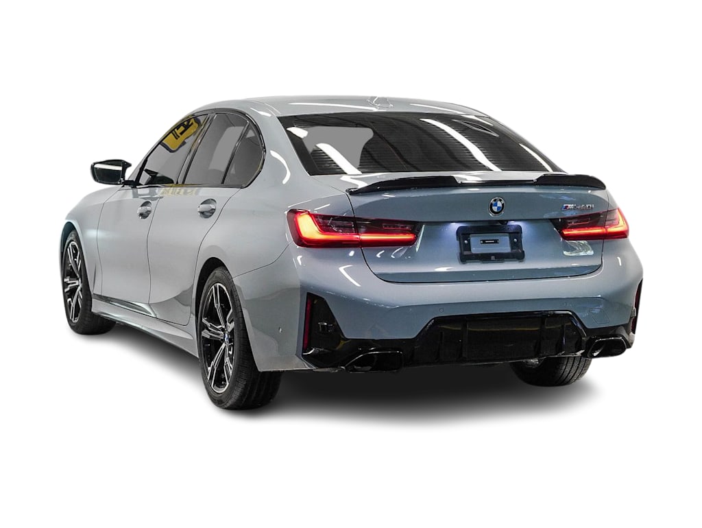 Thumbnail: 2024 BMW 3 Series - 3