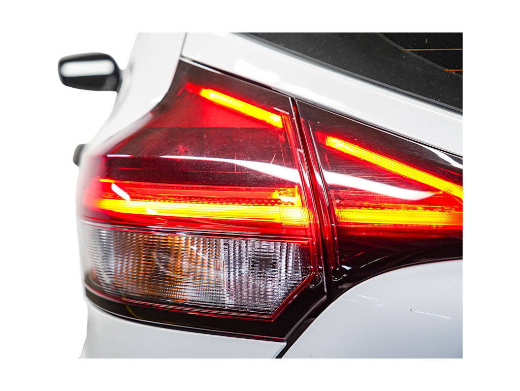 2022 Nissan Kicks S 22