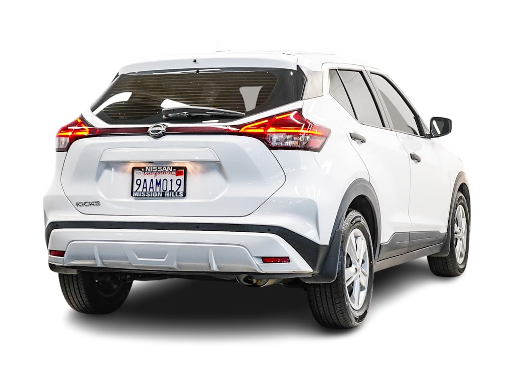 2022 Nissan Kicks S 17