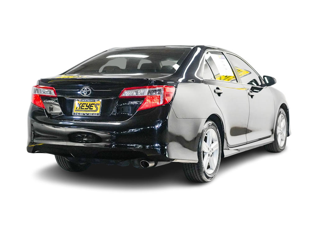 Thumbnail: 2013 Toyota Camry - 19
