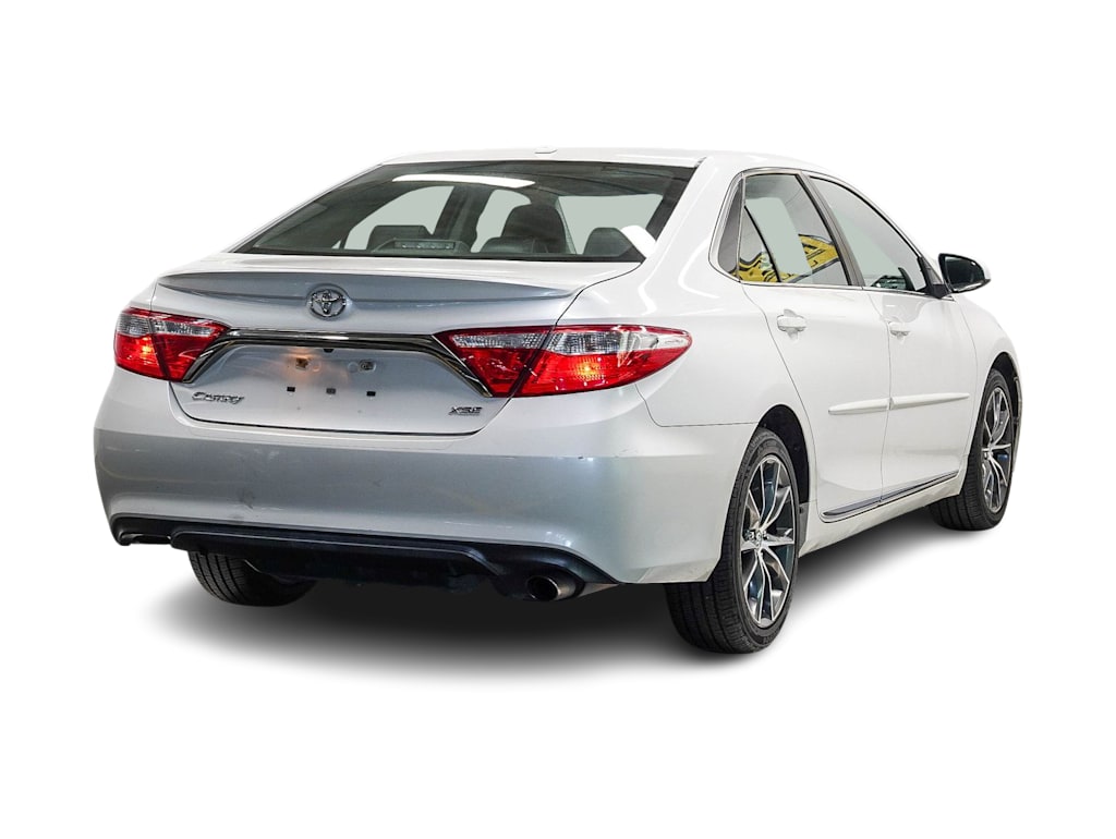 Thumbnail: 2016 Toyota Camry - 18