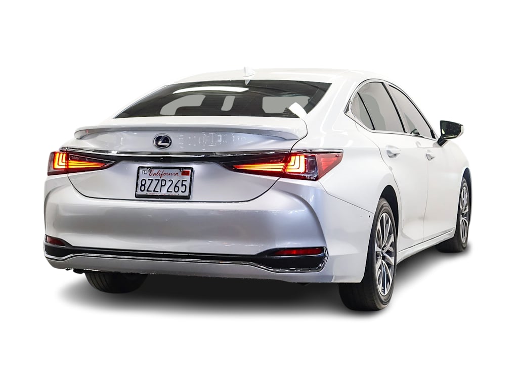 2022 Lexus ES Hybrid 300h 17