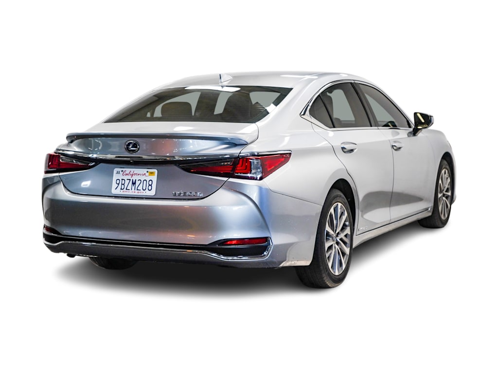 2022 Lexus ES Hybrid 300h 17