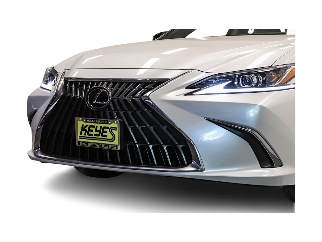 Thumbnail: 2025 Lexus ES - 21