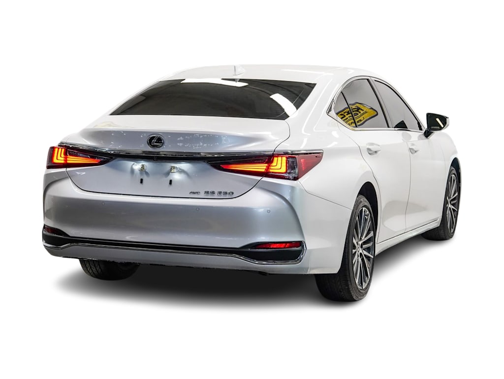 Thumbnail: 2024 Lexus ES - 18