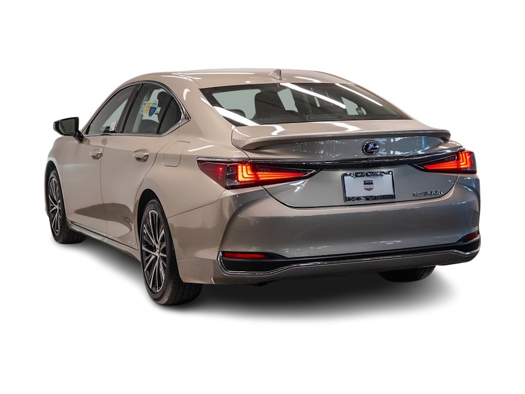 Thumbnail: 2022 Lexus ES - 3