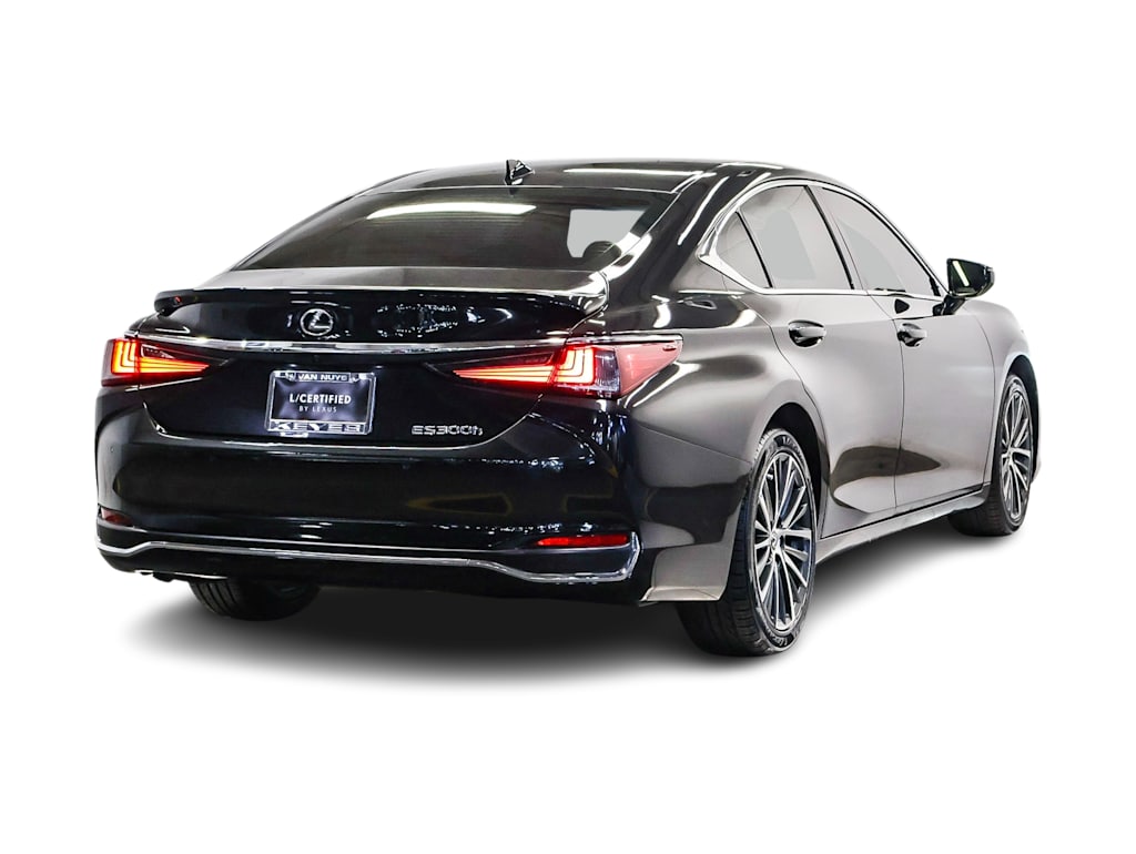 2023 Lexus ES Hybrid 300h 17